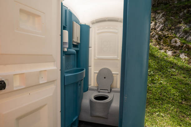 Best Portable toilet rental cost  in East Port Orchard, WA